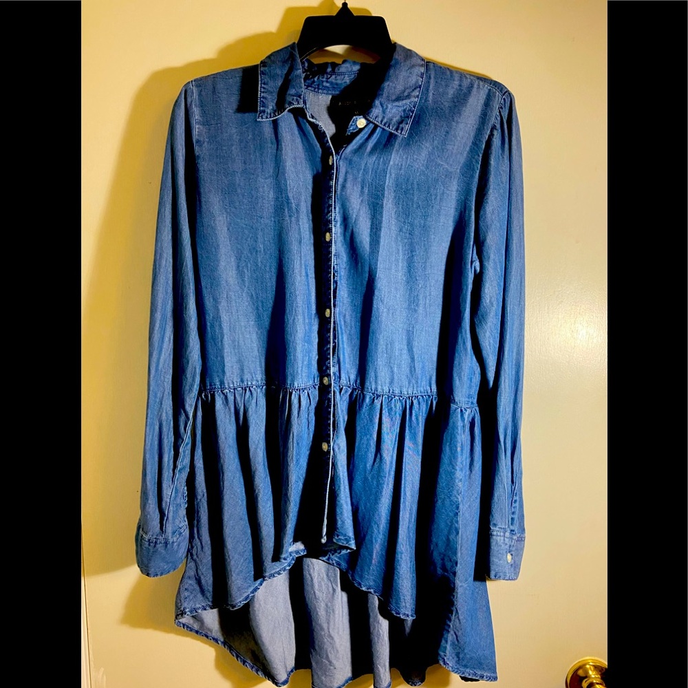 EUC  ALLISON ANDREWS HIGH LOW BLUE JEAN BLOUSE MEDIUM
